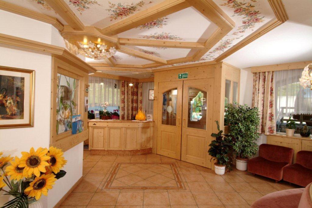 Albergo Fiordaliso Canazei Dış mekan fotoğraf